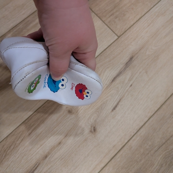 Vintage Sesame Street Baby Shoes - Picture 9 of 10